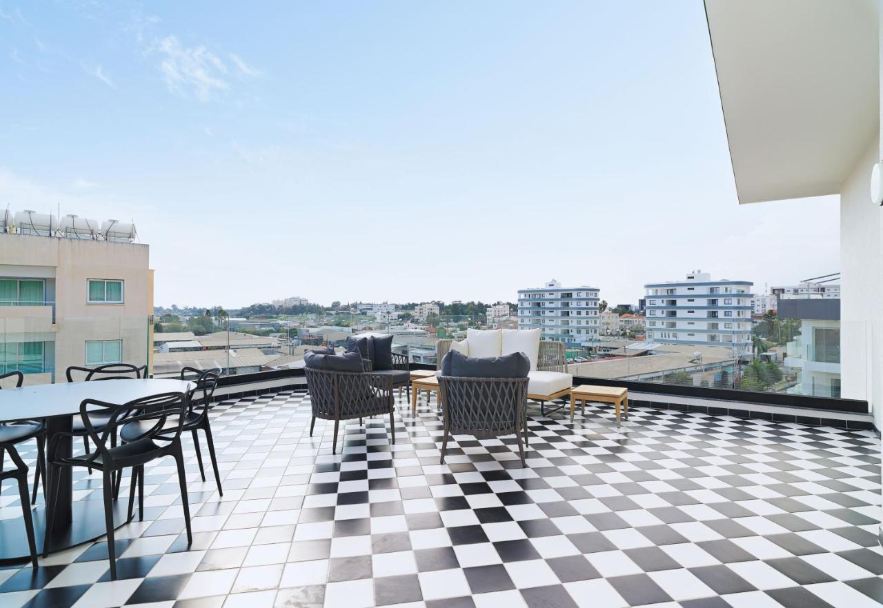 Liv The City Suites Adults Only 라르나카 외부 사진